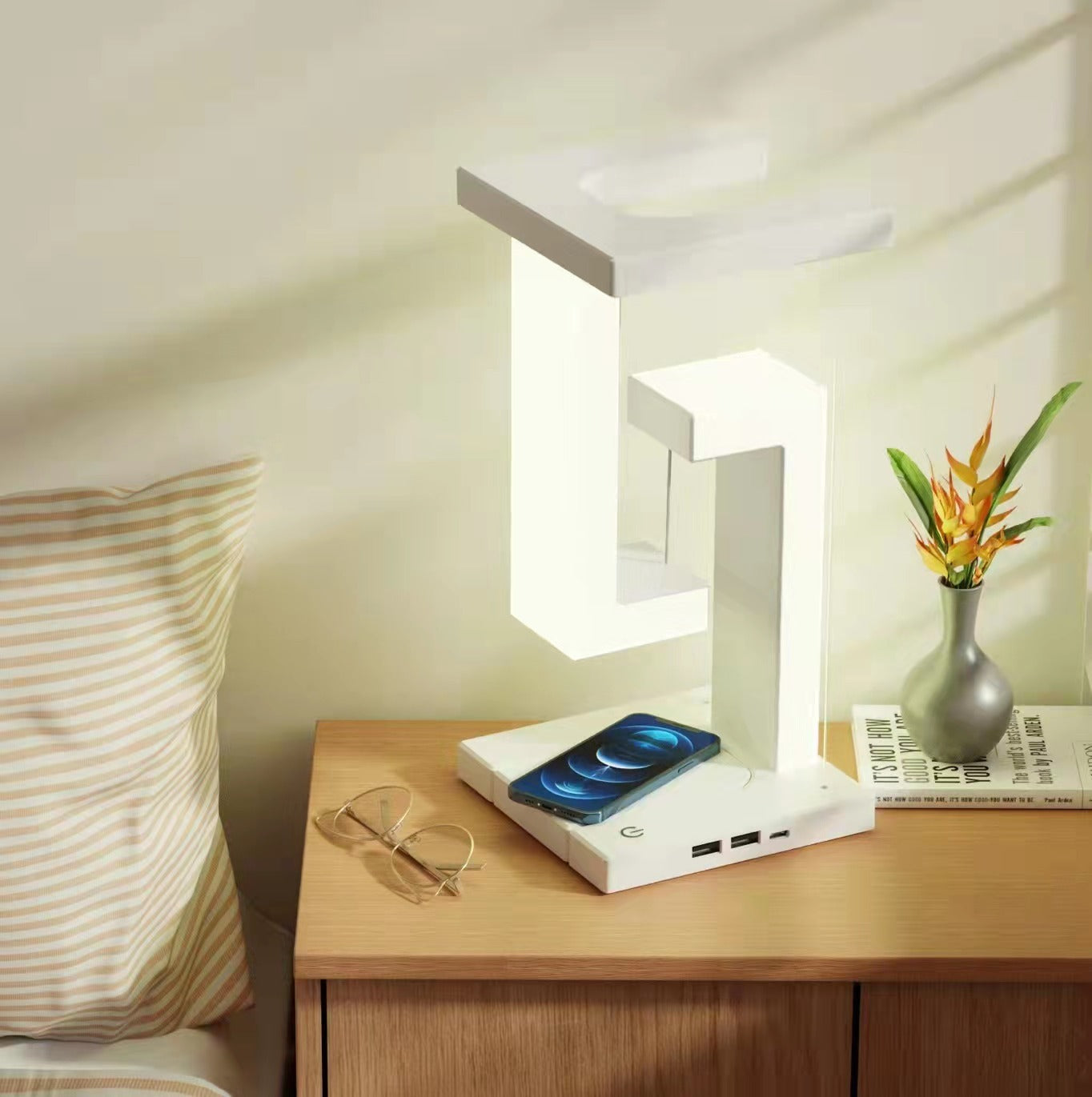 Creative Wireless Charging Floating LED Desk Lamp