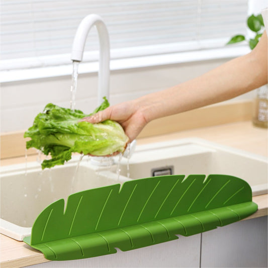 Silicone Kitchen Sink Splash Guard – Waterproof & Oil-Proof Anti-Splash Baffle with Suction Cups